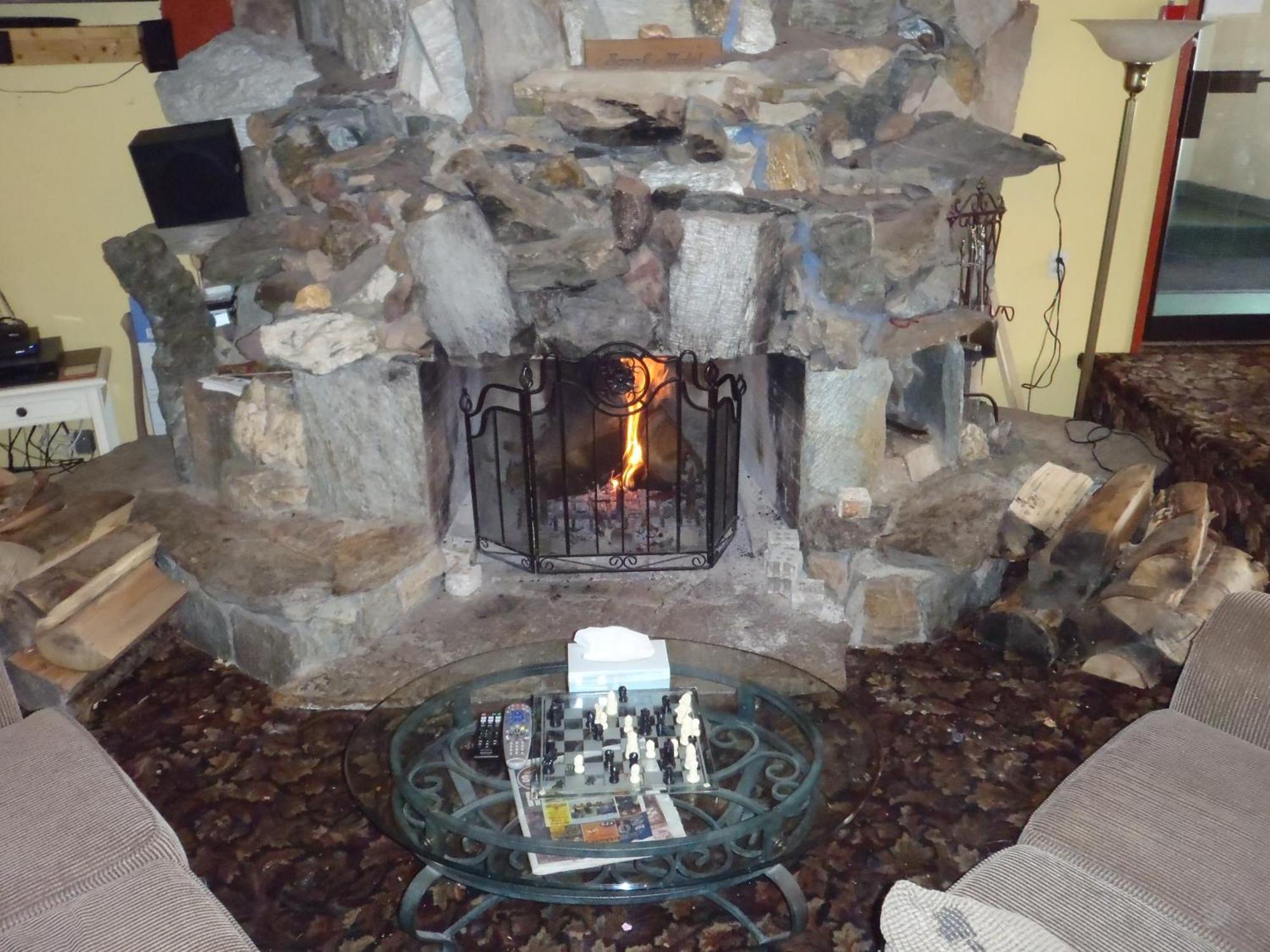 Valemount Vacation Inn Buitenkant foto