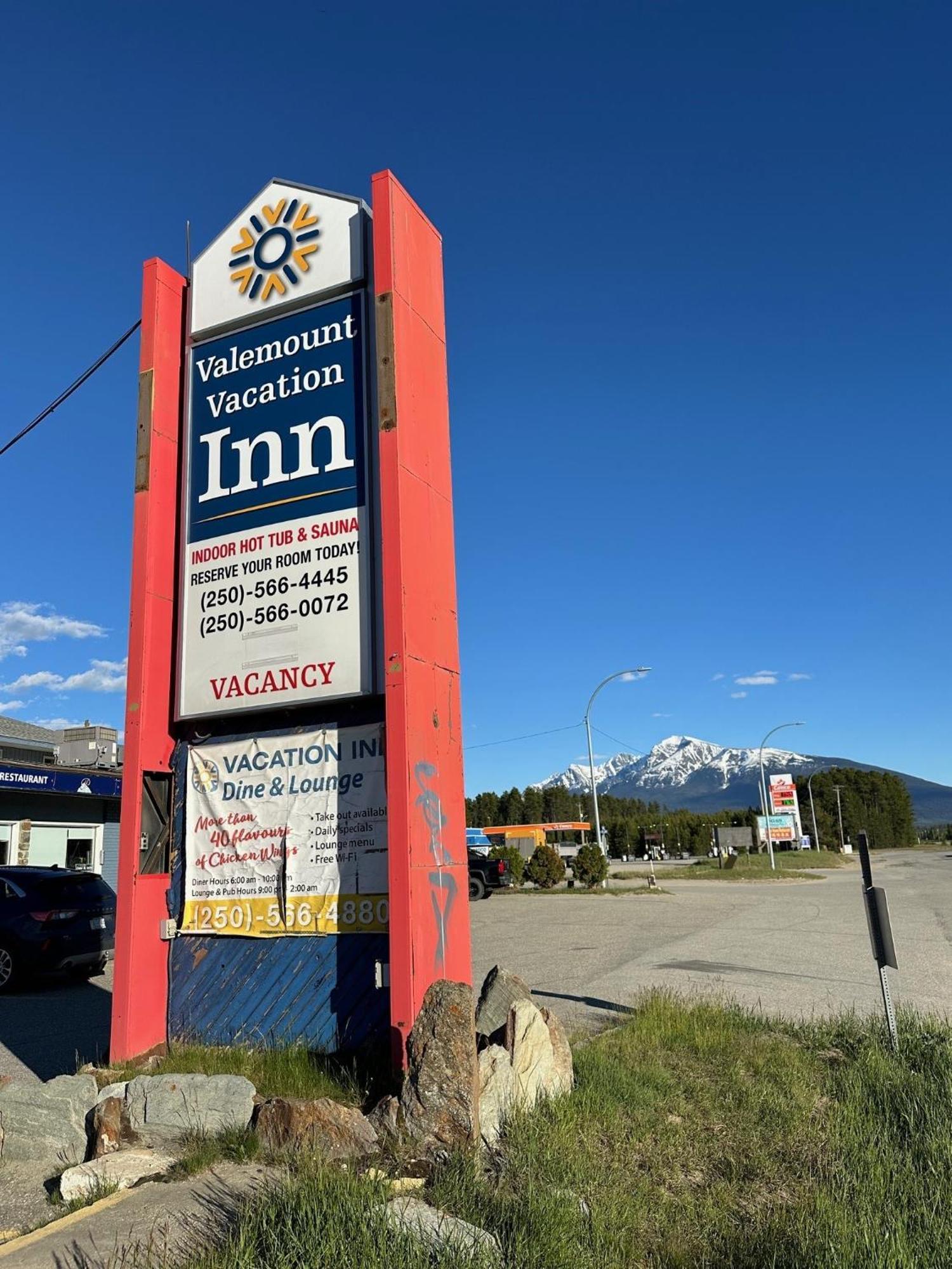 Valemount Vacation Inn Buitenkant foto